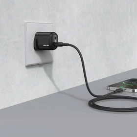 شارژر دیواری گرین لاین مدل Q-Series ظرفیت ۳۵ وات دو پورت USB-C و USB-A